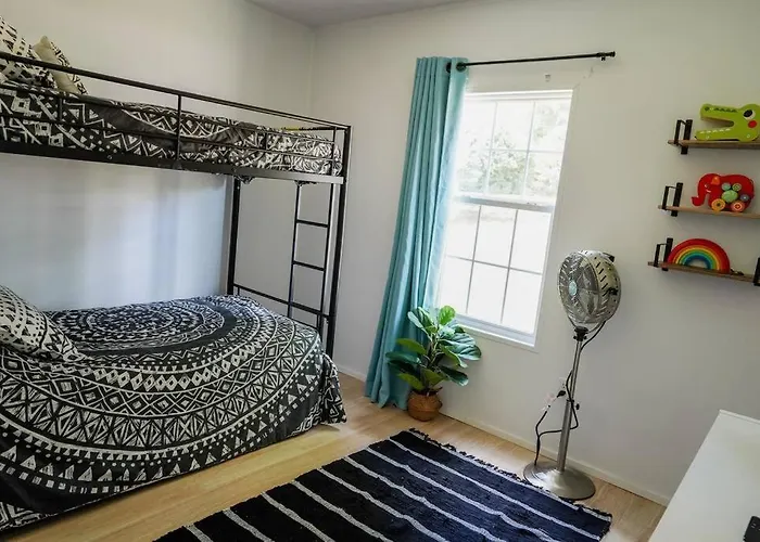 The Cozy Retreat - 3Br - Sleeps 7 - Near Greenville